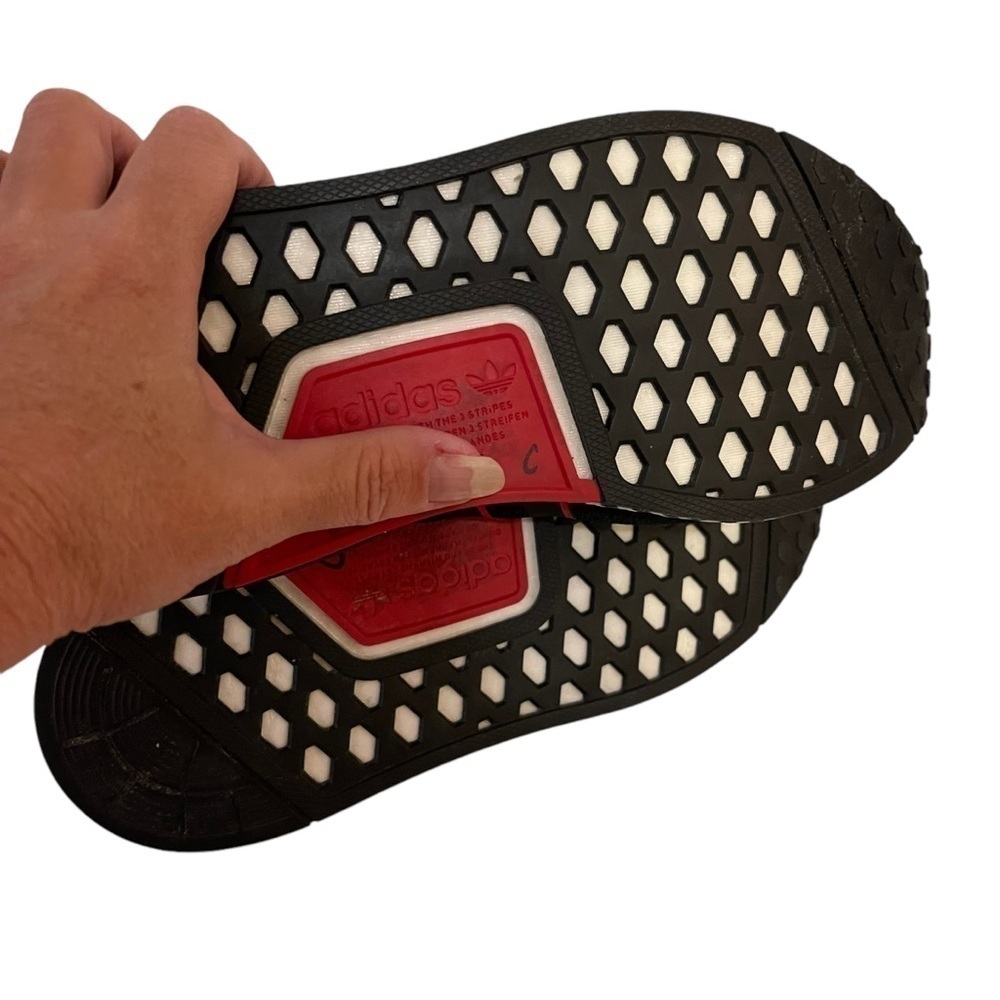 Men’s ADIDAS NMD R1 V2 Dazzle Camo Black Sneakers Shoes - Picture 7 of 8